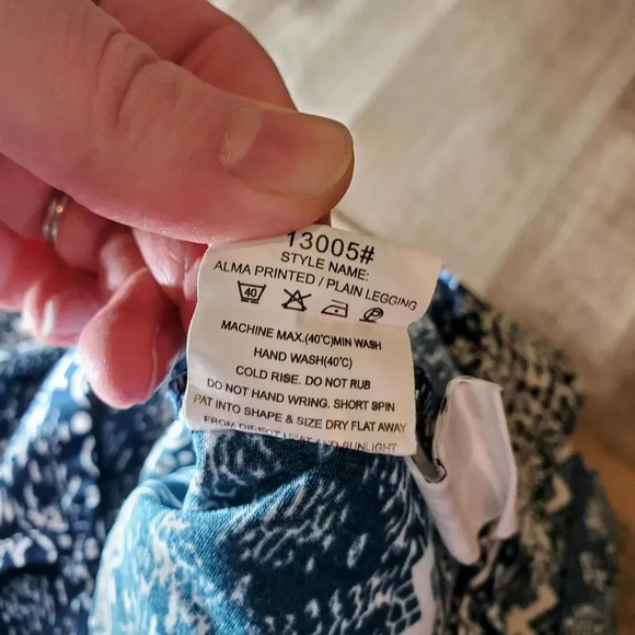 Deal Jeans Blue & White Women's Size Large Graphic Boho Pants - Picture 4 of 12